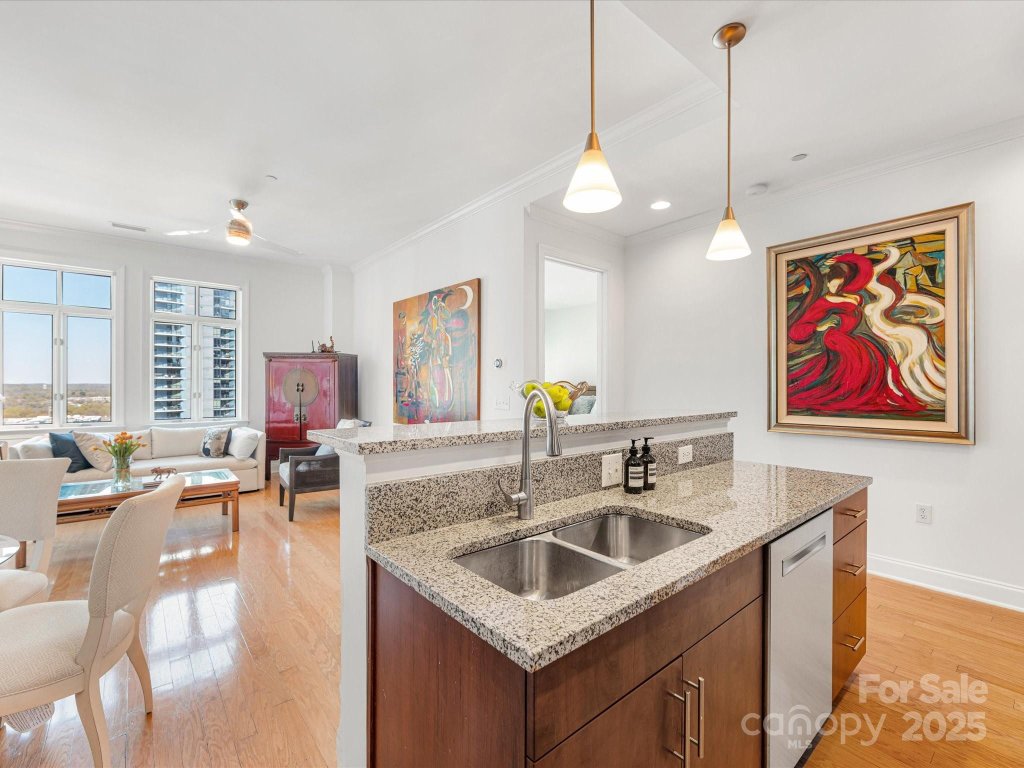 230 S Tryon Street 1111