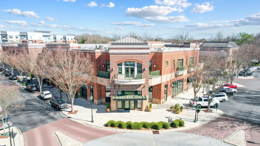 720 Governor Morrison Street 207