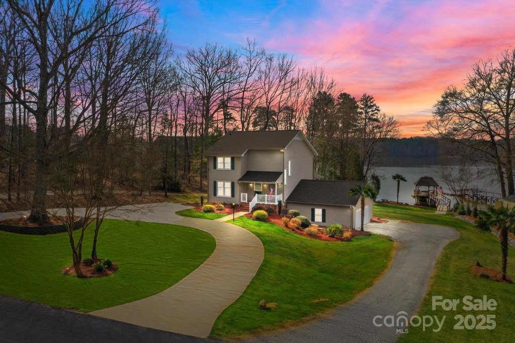 520 Mainsail Road