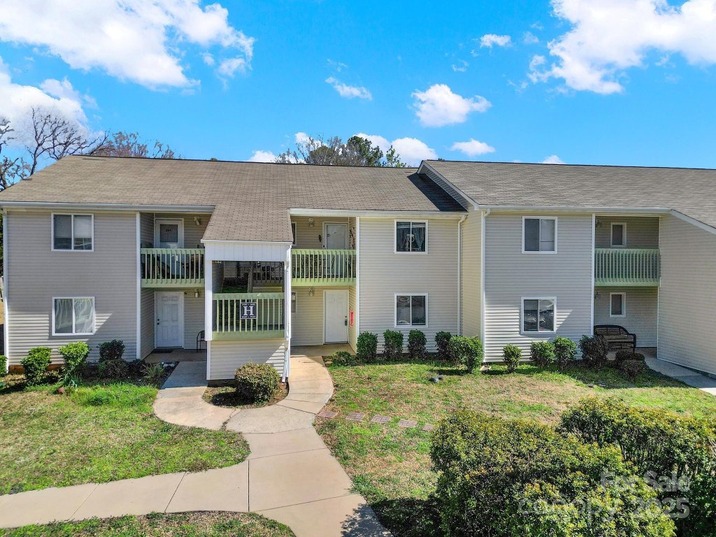 1642 Eagles Place #H-103