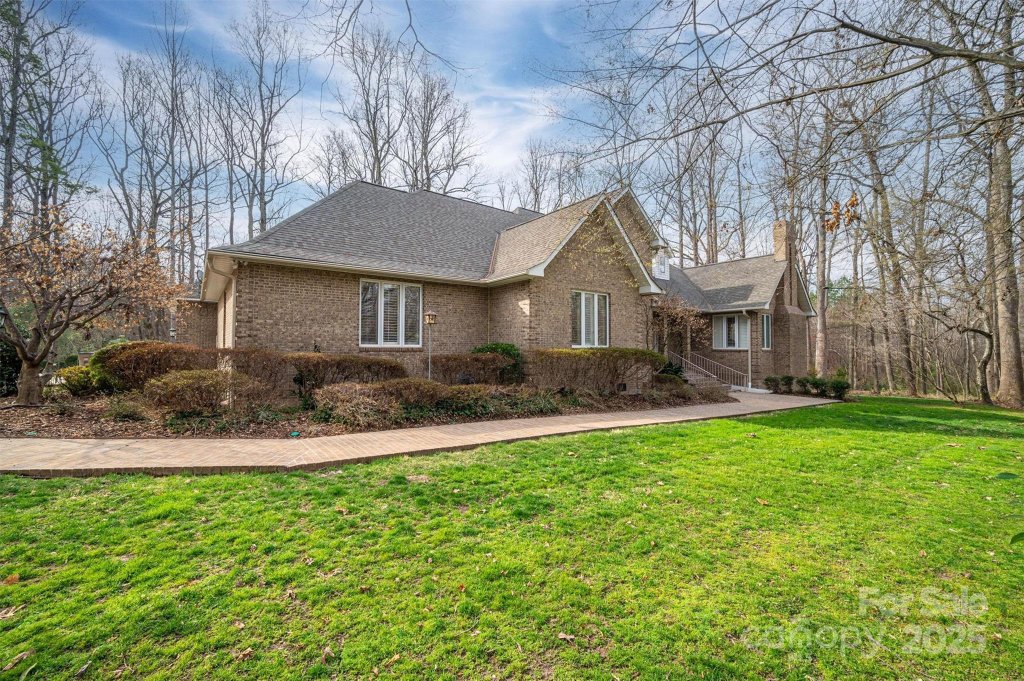 Country Club Gardens, Shelby community