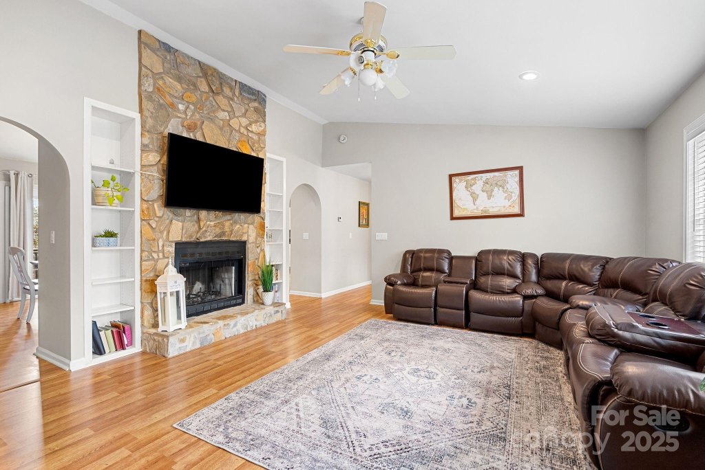 104 Lone Eagle Lane