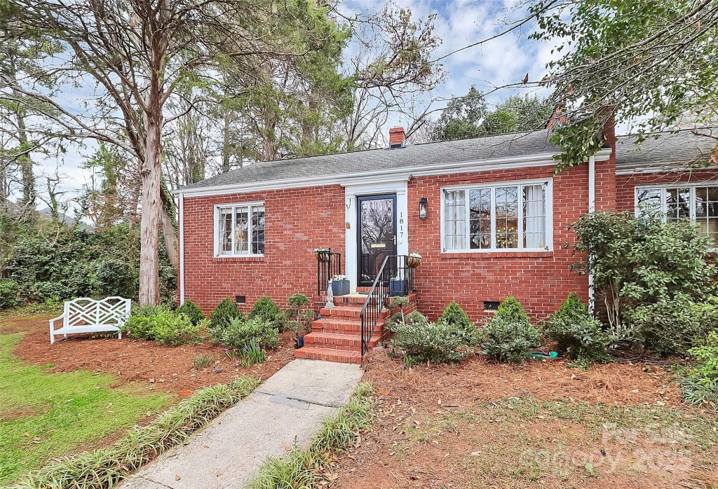 Jameston Place, Charlotte community