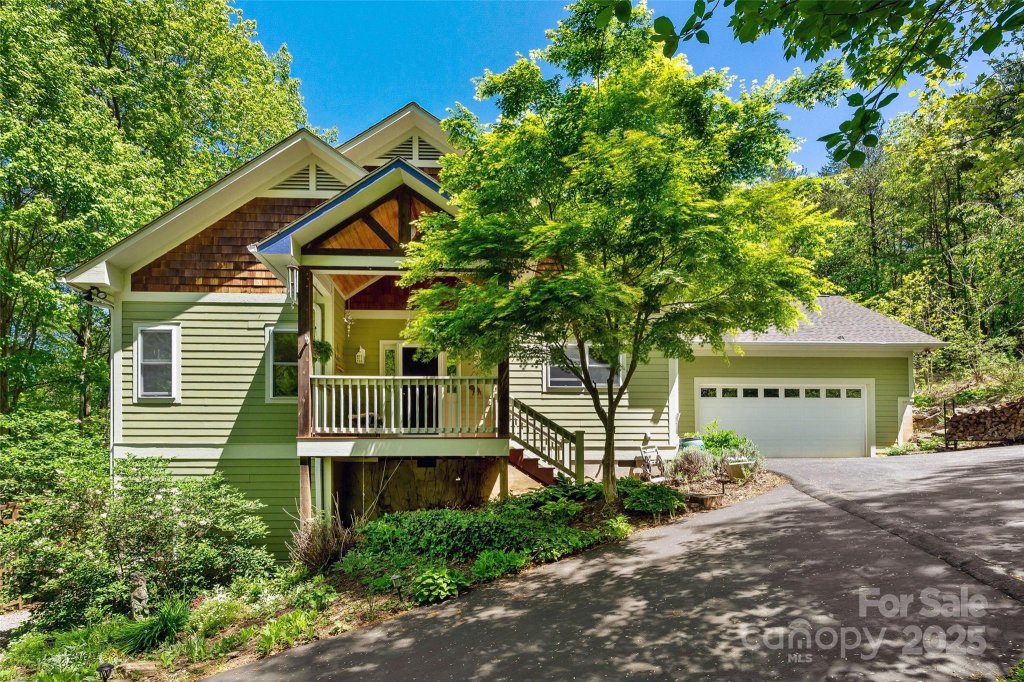 27 Hunting Lodge Drive