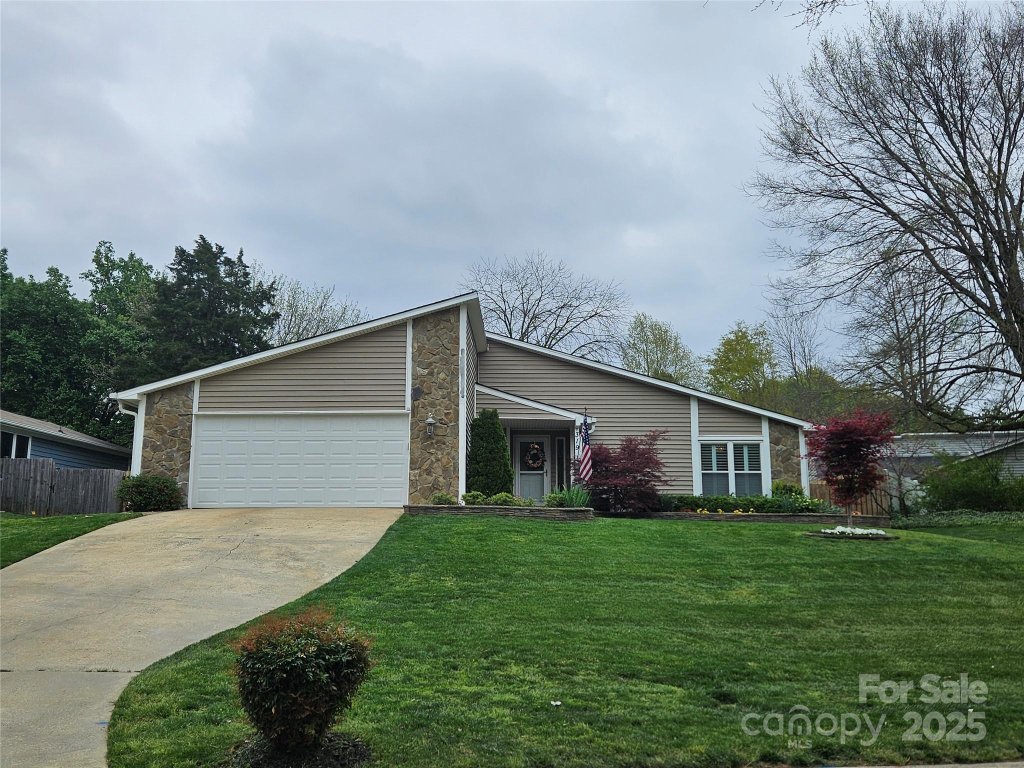 319 Vista Grande Circle