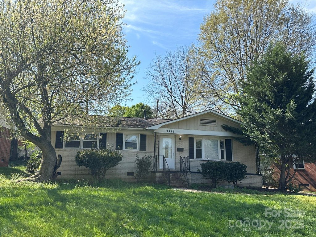 3915 Crestridge Drive