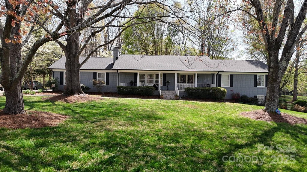 2482 Kings Grant Road