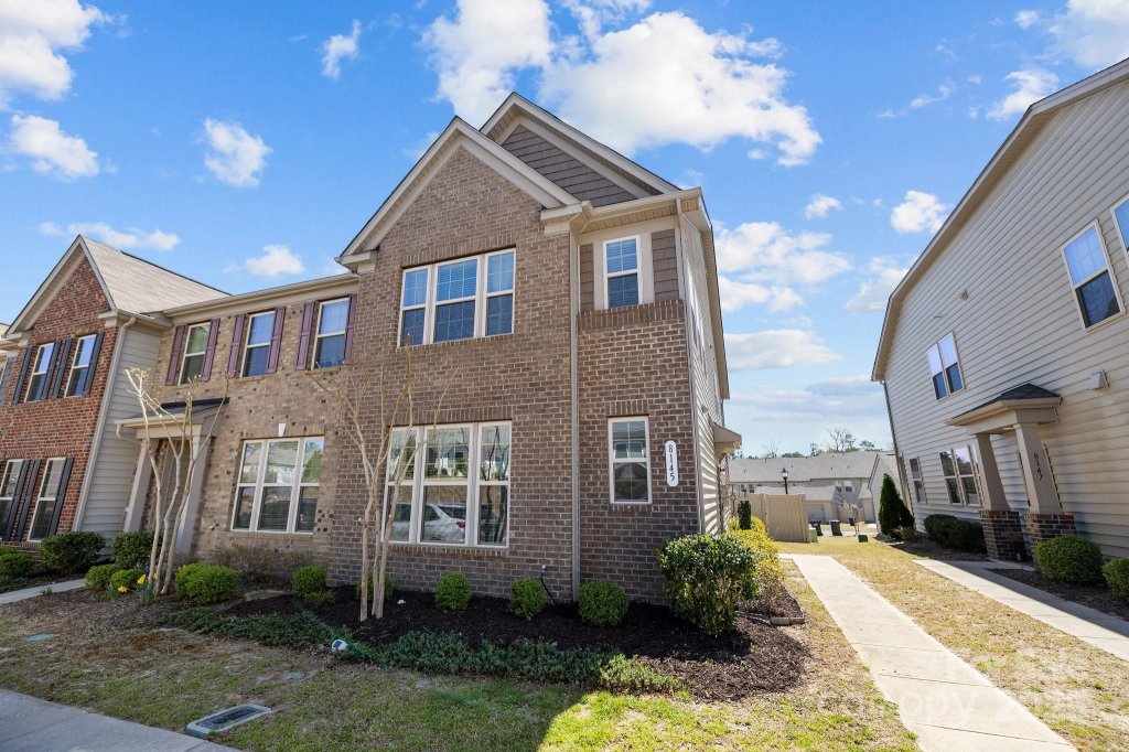 8145 English Clover Lane