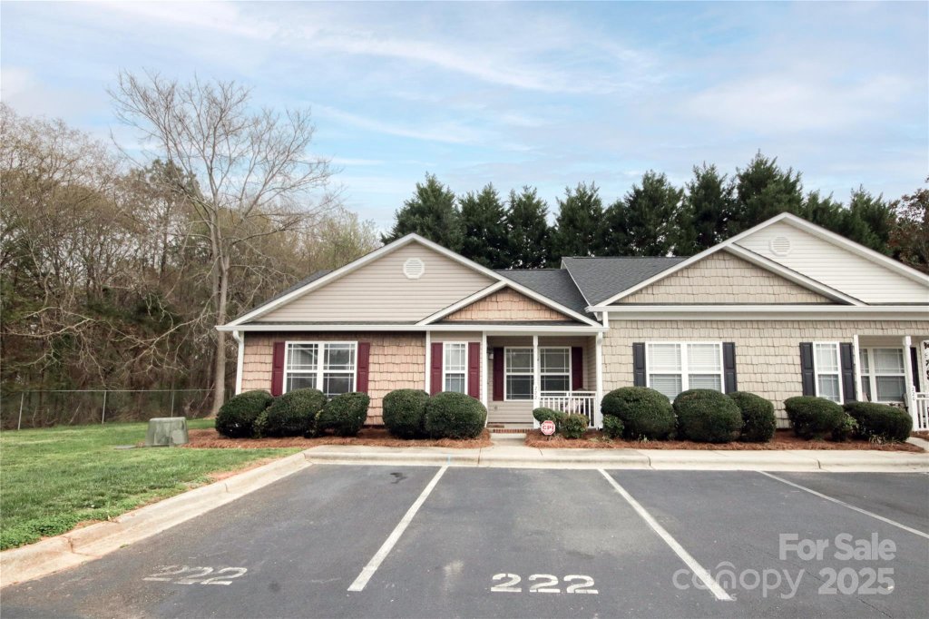 222 Baldwin Court
