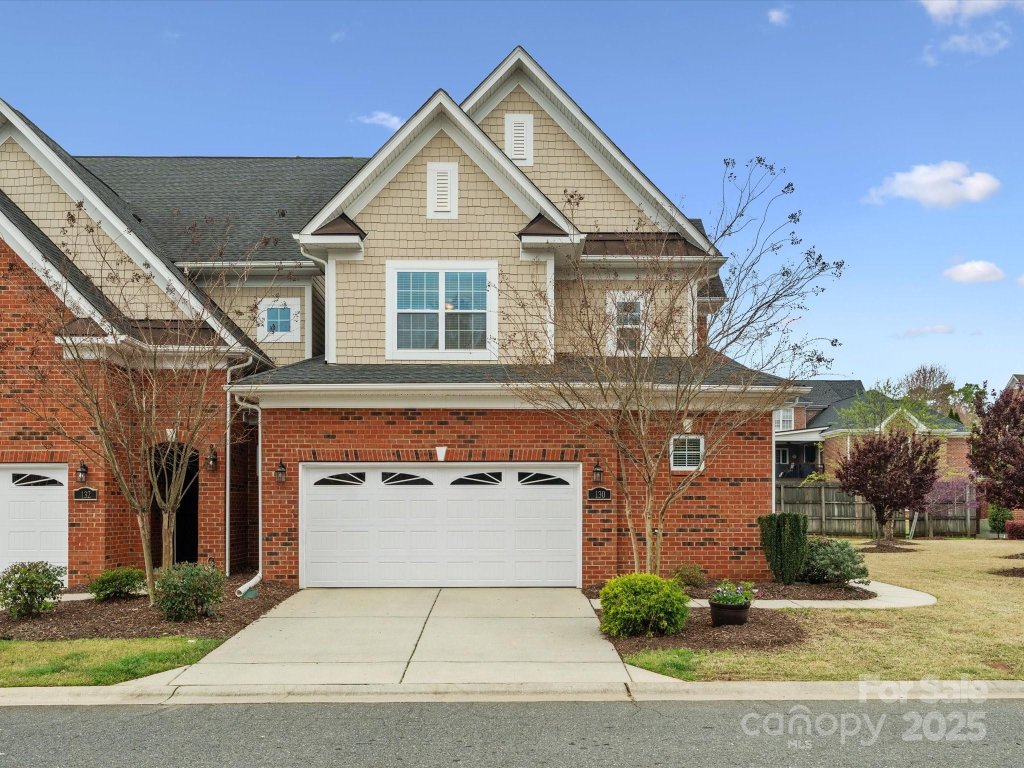 130 Villa Lake Drive
