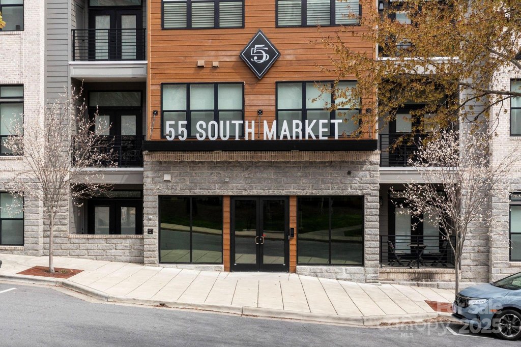 55 South Market, Asheville community