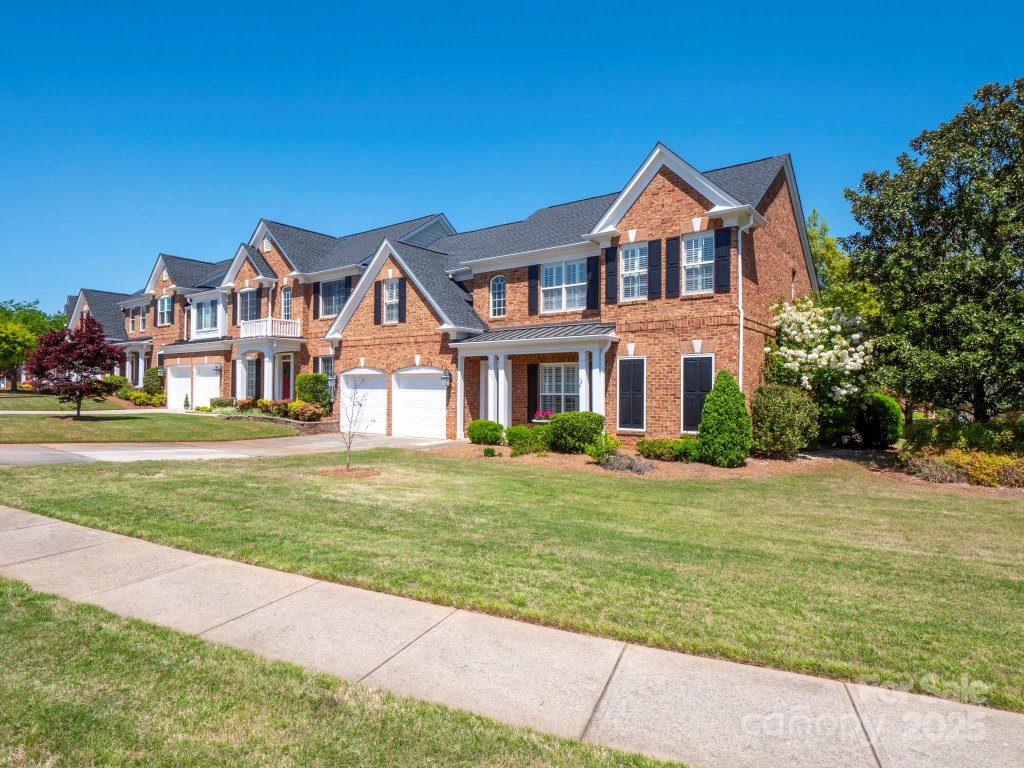 320 Falesco Lane