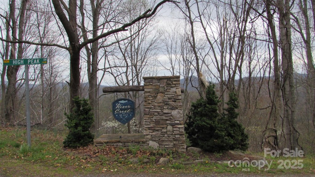 River Crest, Green Mountain community