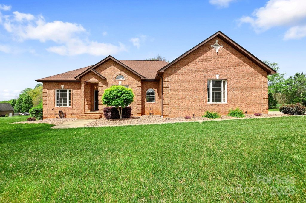 121 Capstone Court