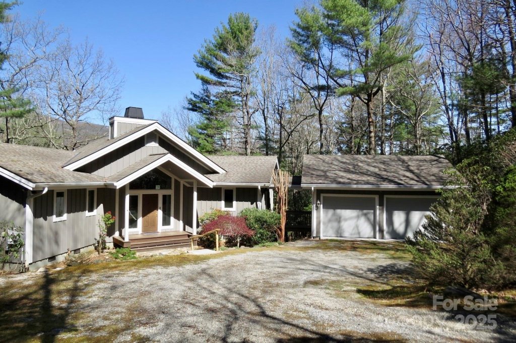 422 Lakeside Drive