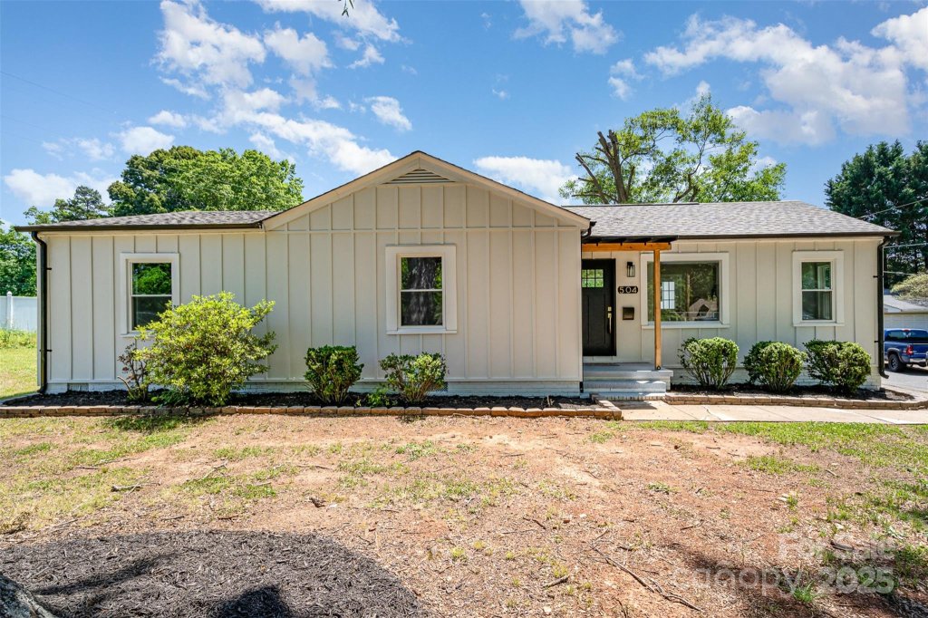 504 N Hawthorne Street