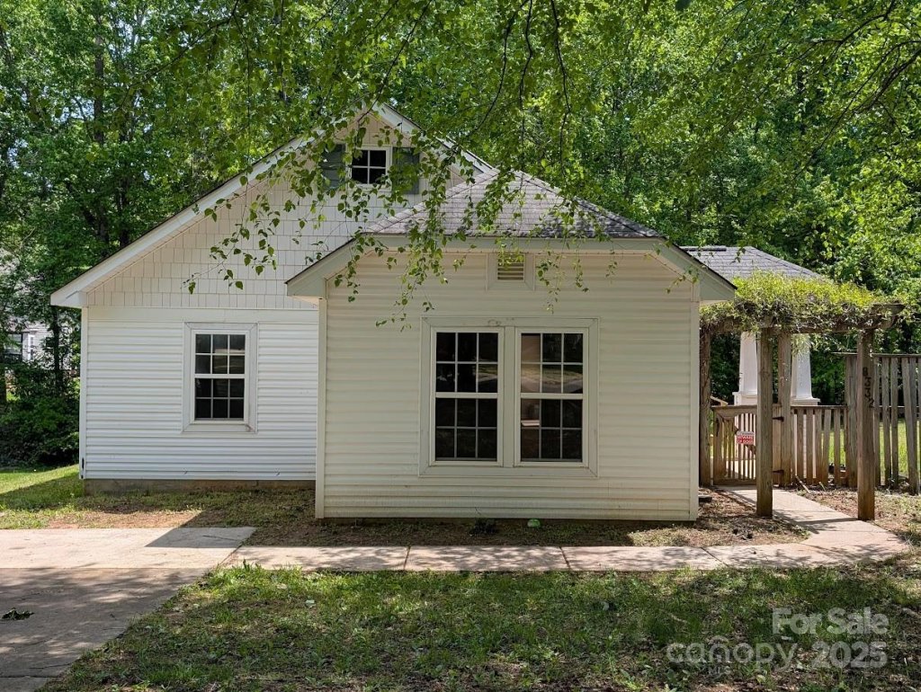 8332 Highlander Court