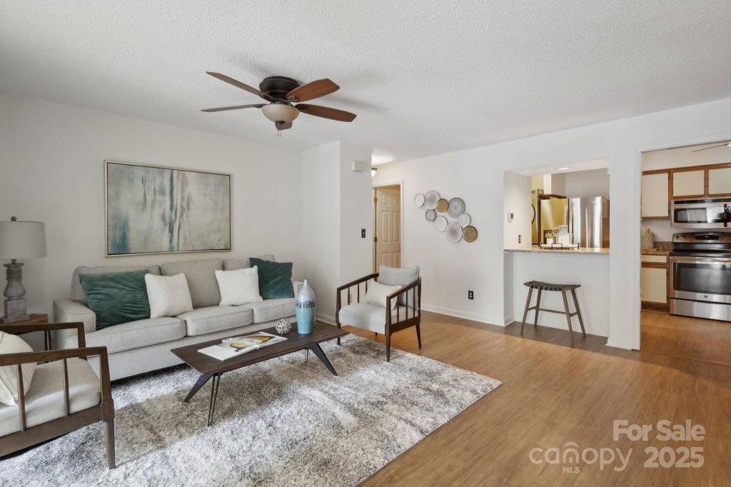 1052 Churchill Downs Court