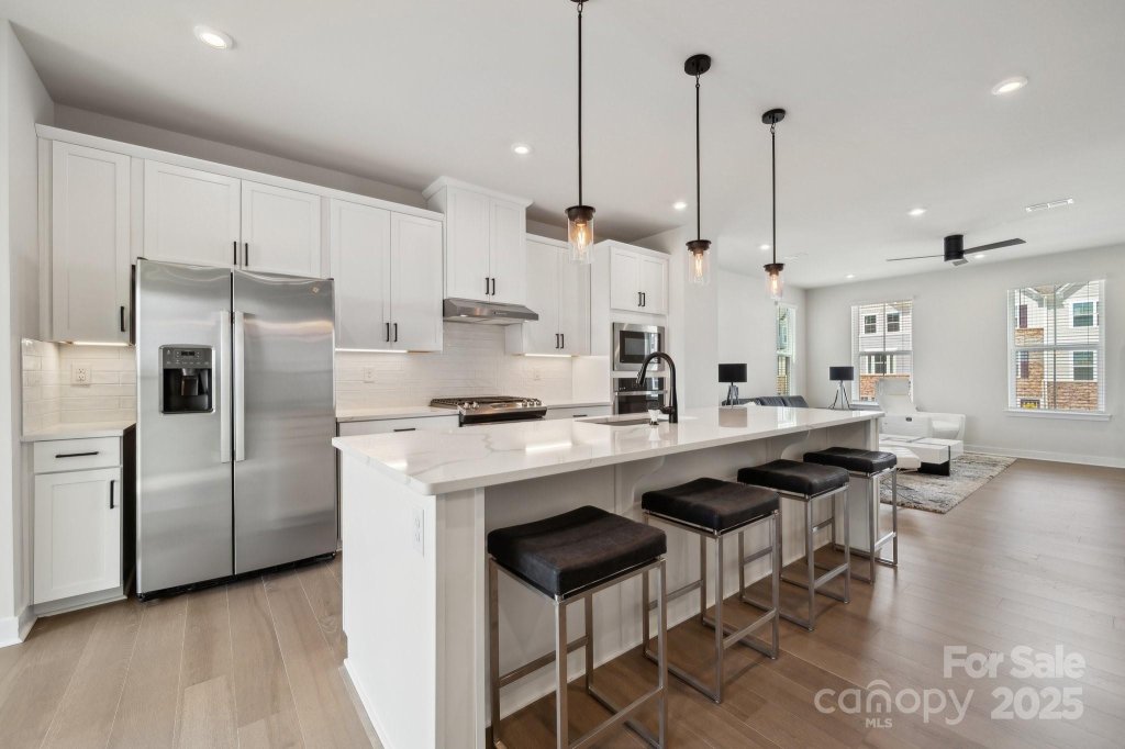 9823 Oaklawn Boulevard