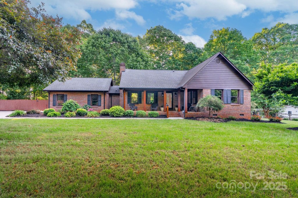 2202 Bearskin Lane