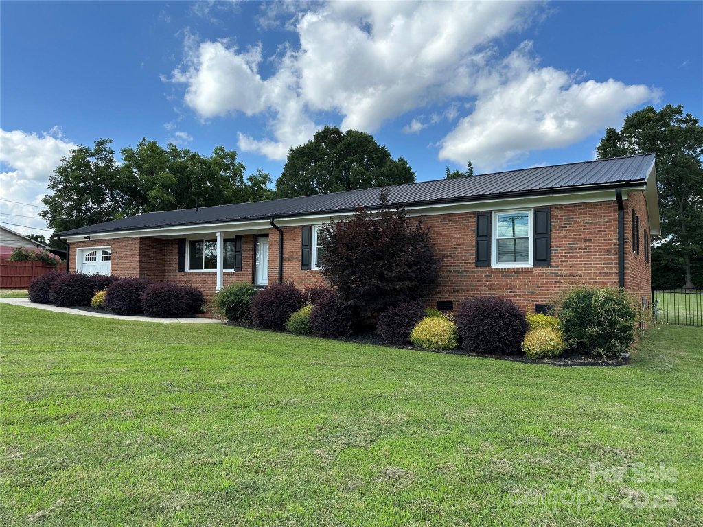 396 Pitts School Road