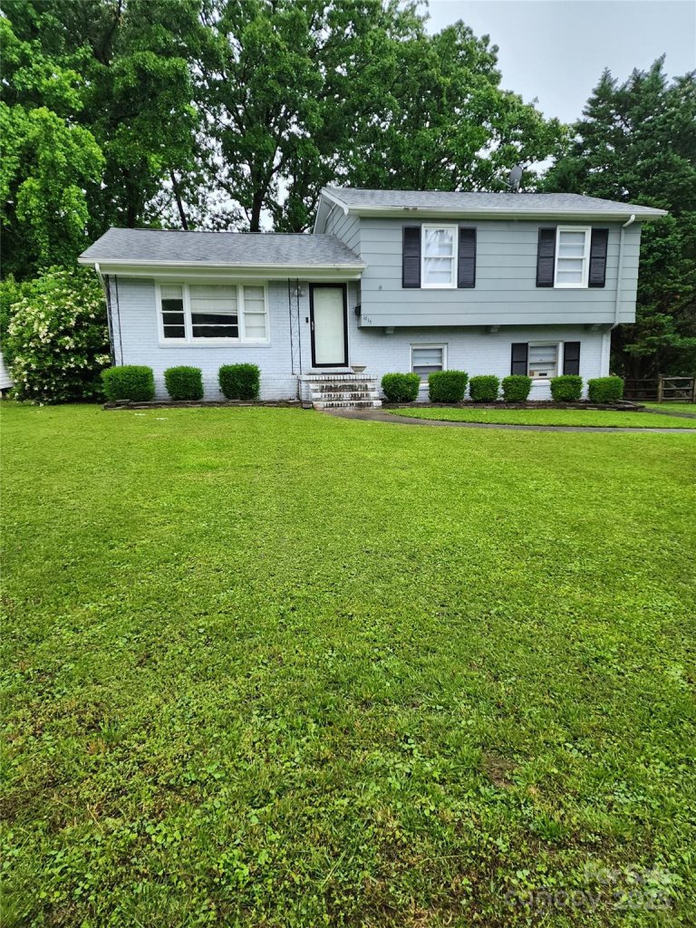 Westchester, Charlotte community