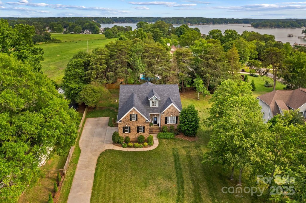 7923 Mountain Shore Drive