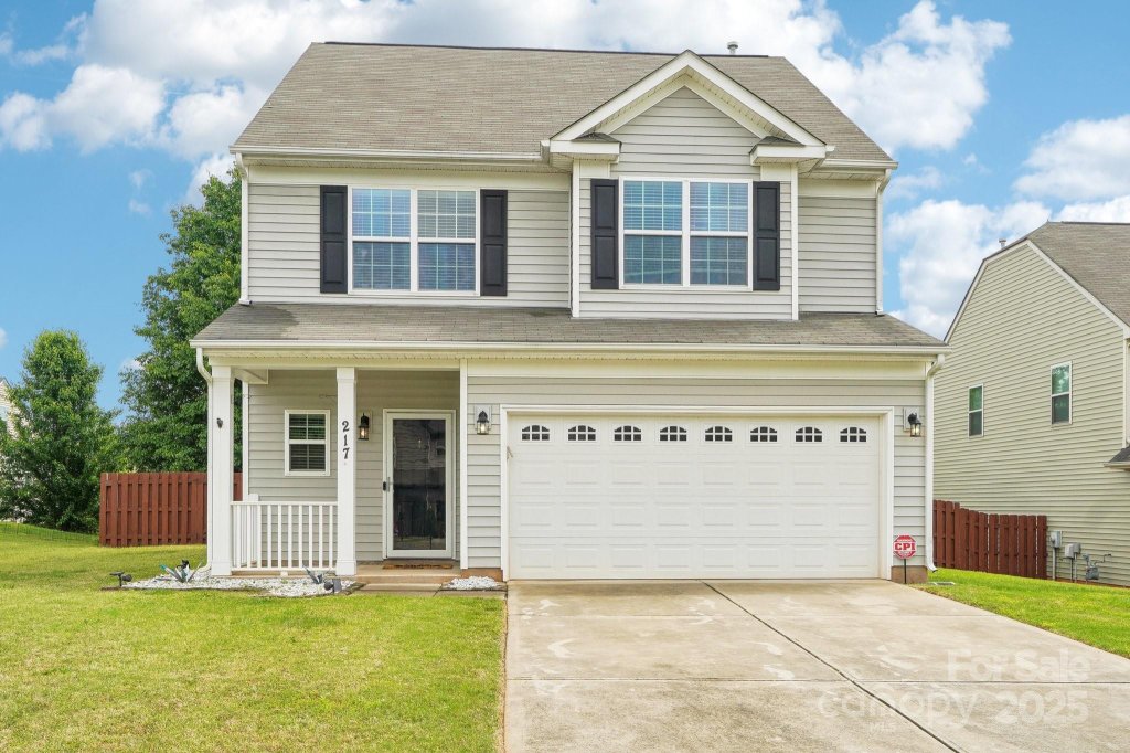 217 Almora Loop