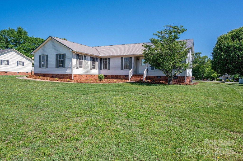727 Skinner Road