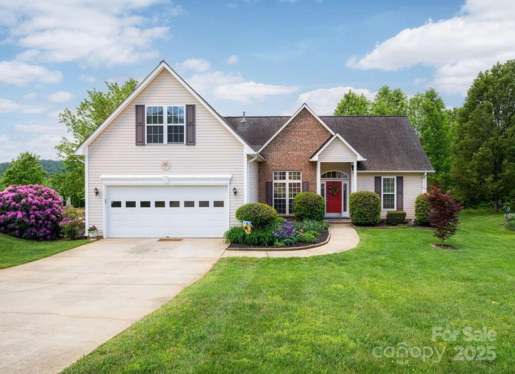 102 W Farm Creek Drive