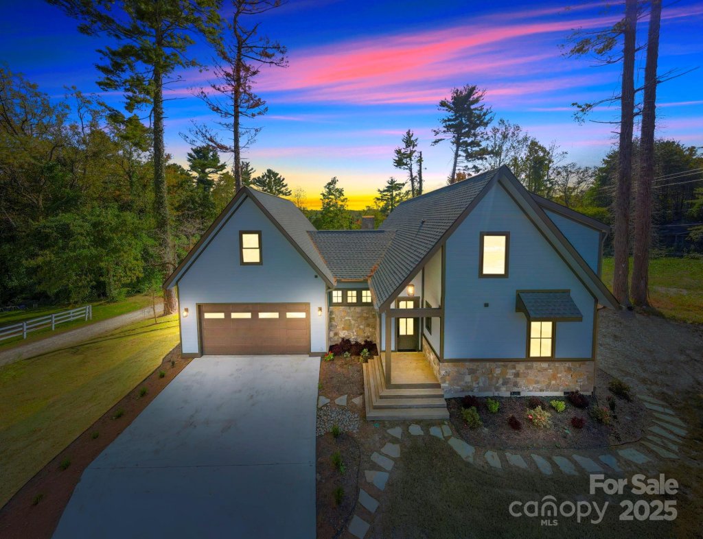 Osceola Lake Park, Hendersonville community