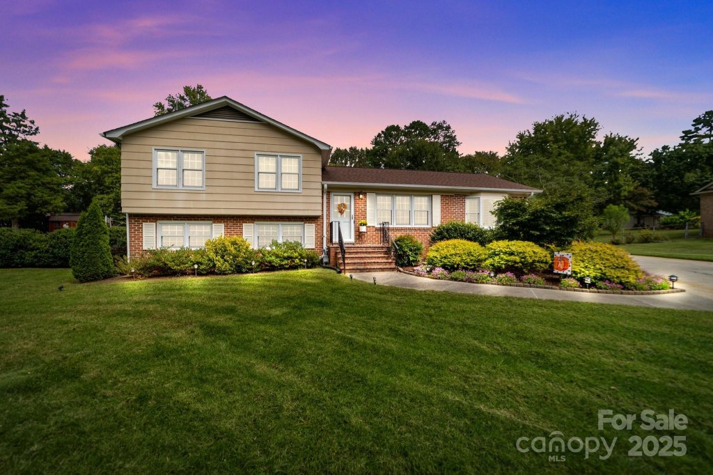 206 Cedarwood Drive