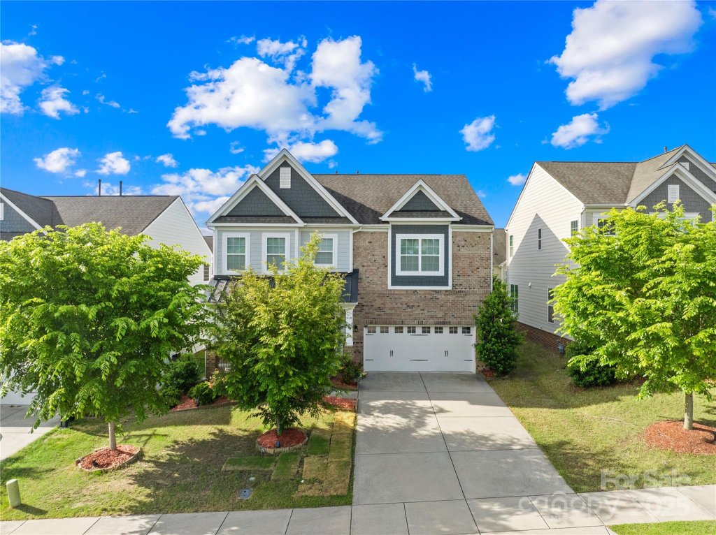 10693 Sky Chase Avenue