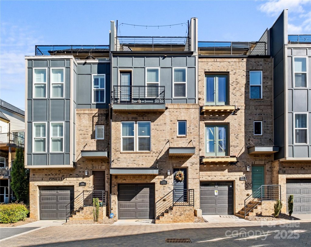 2863 Grand Union Way