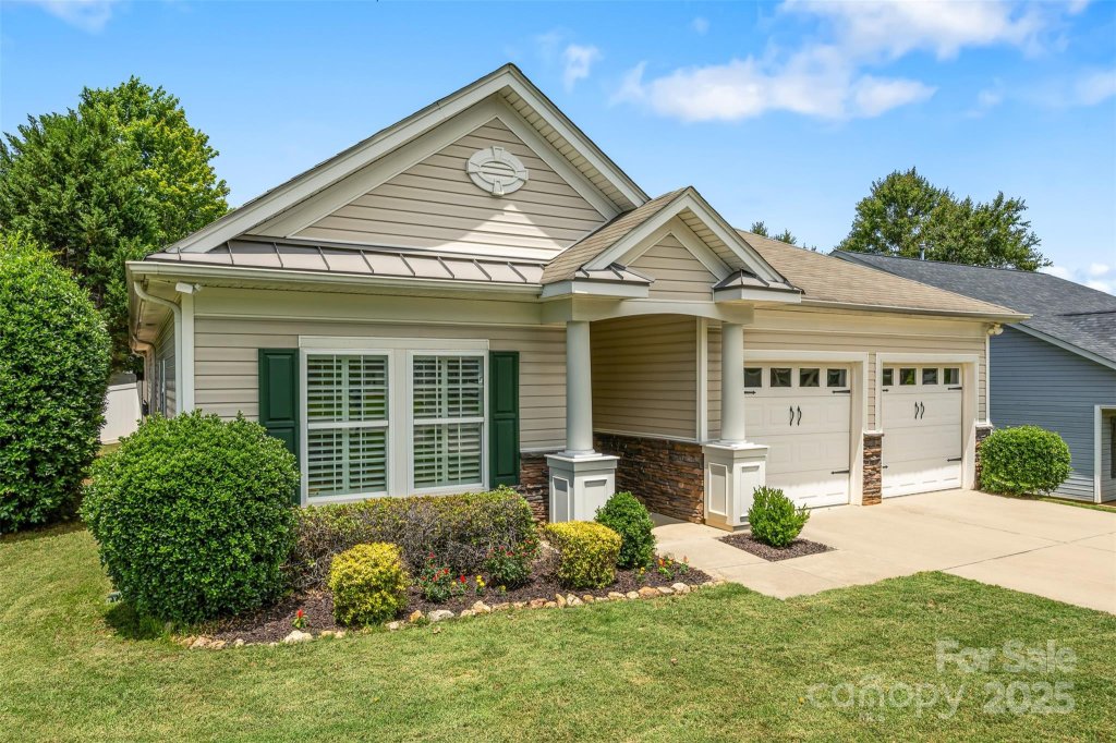 611 Tee Ridge Court