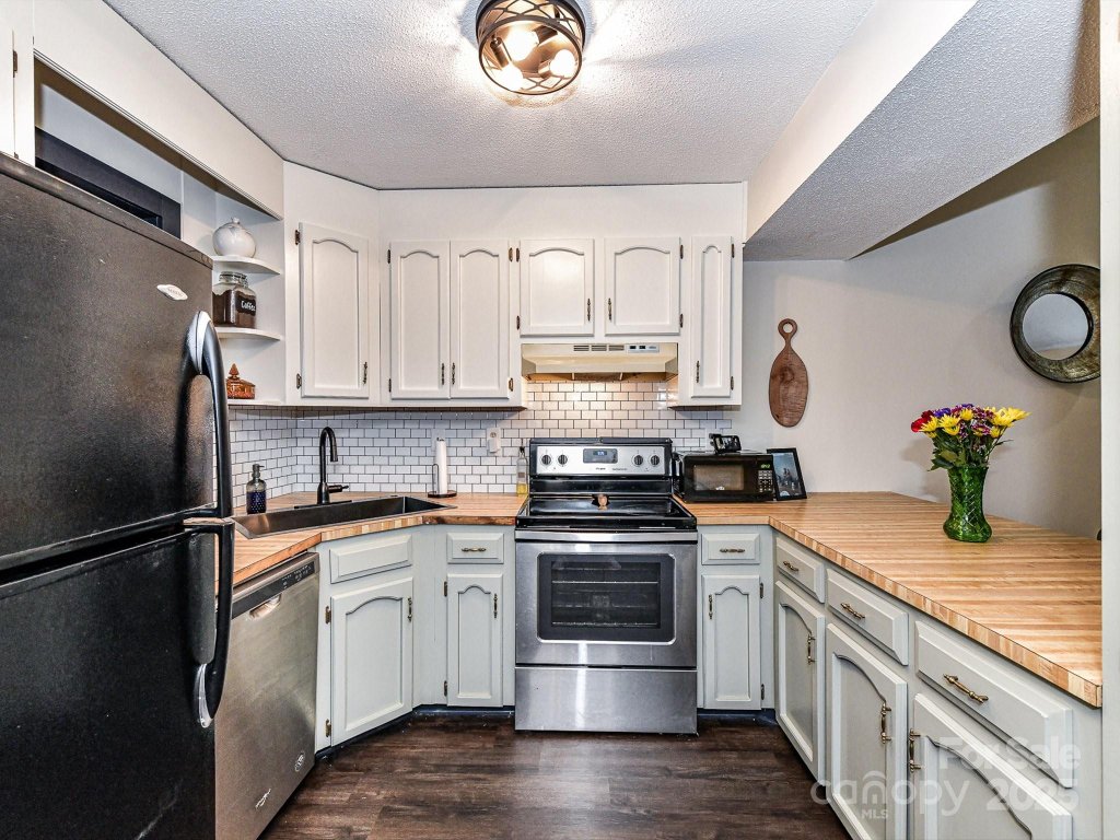 100 Willow Run Drive 26