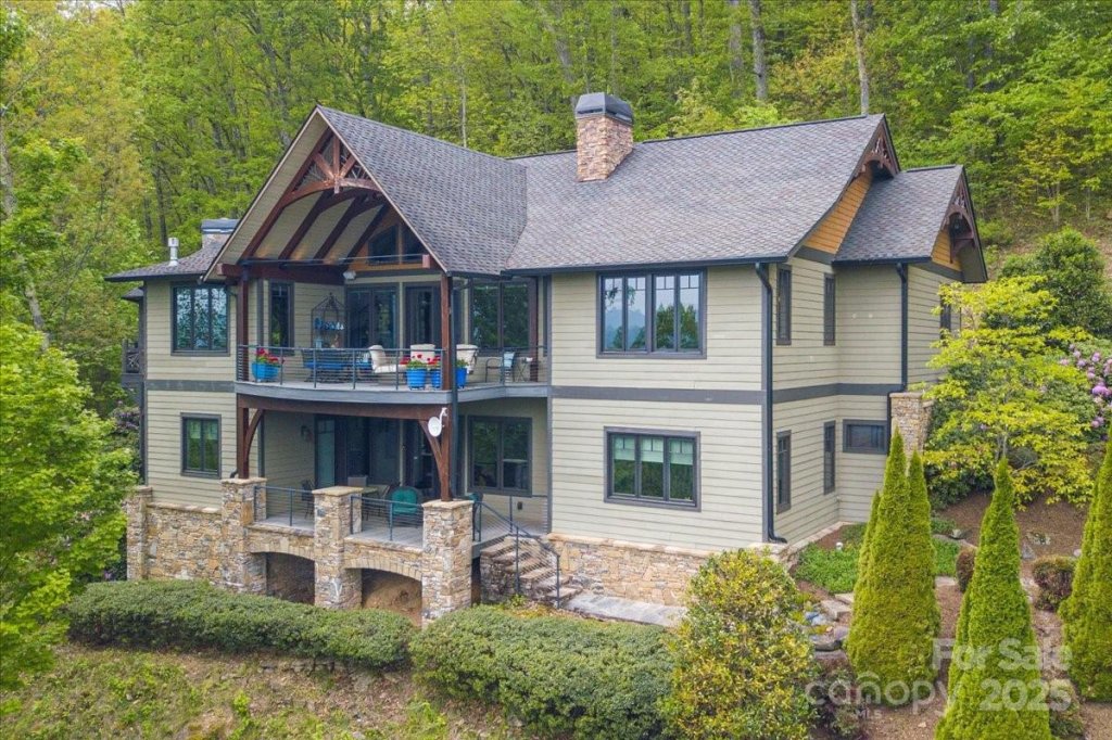 2461 Eagles Nest Road