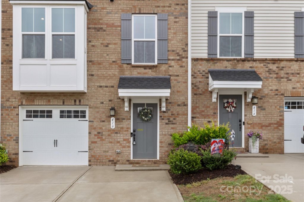 416 Dalton Circle