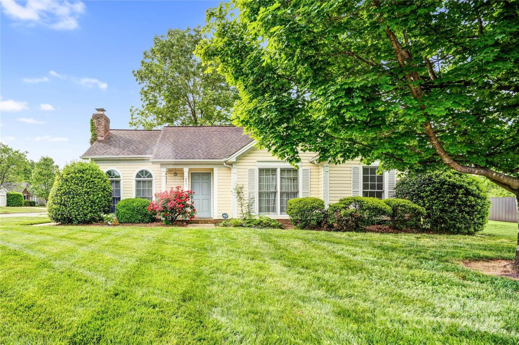 8901 English Saddle Lane