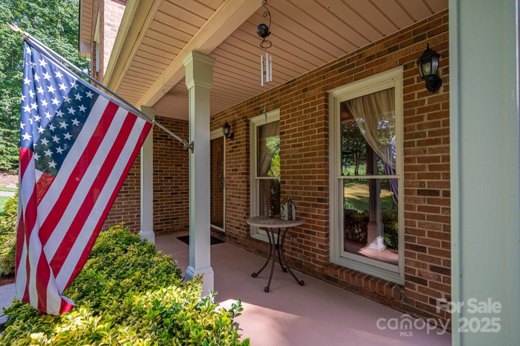 3513 Briarcliff Acres Drive