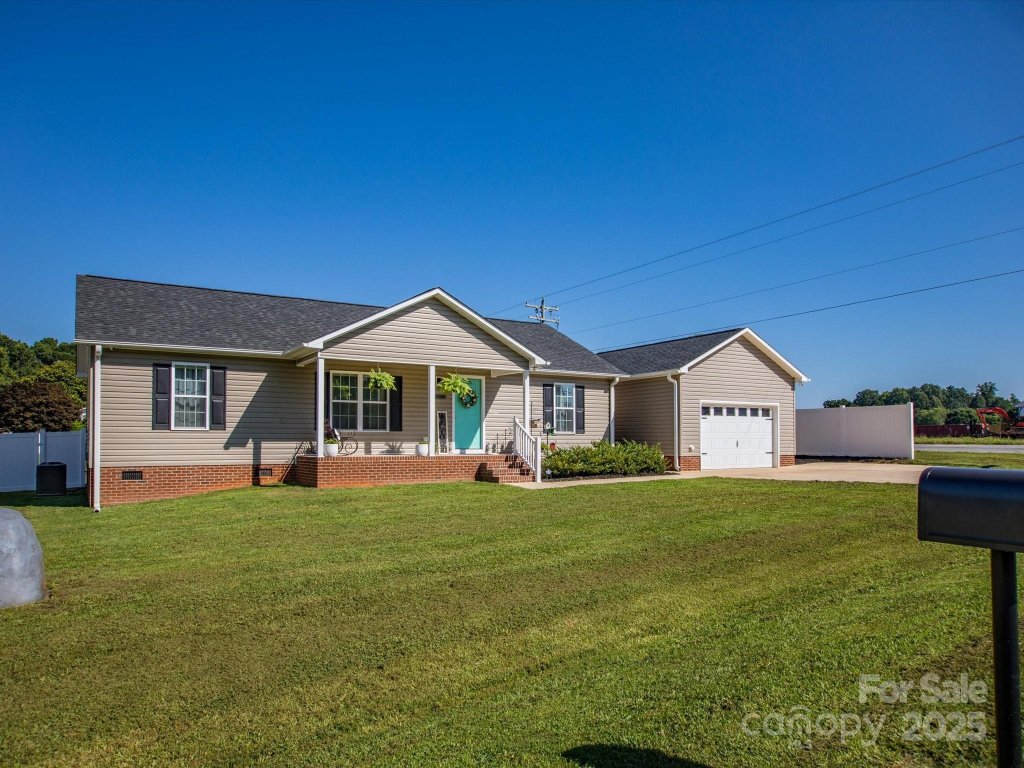 110 Lochshire Lane