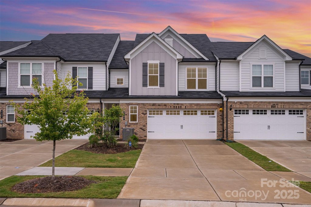 9009 Odell Corners Boulevard