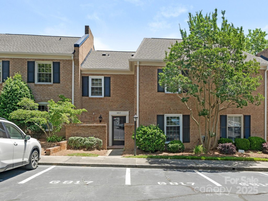 6817 Dumbarton Drive