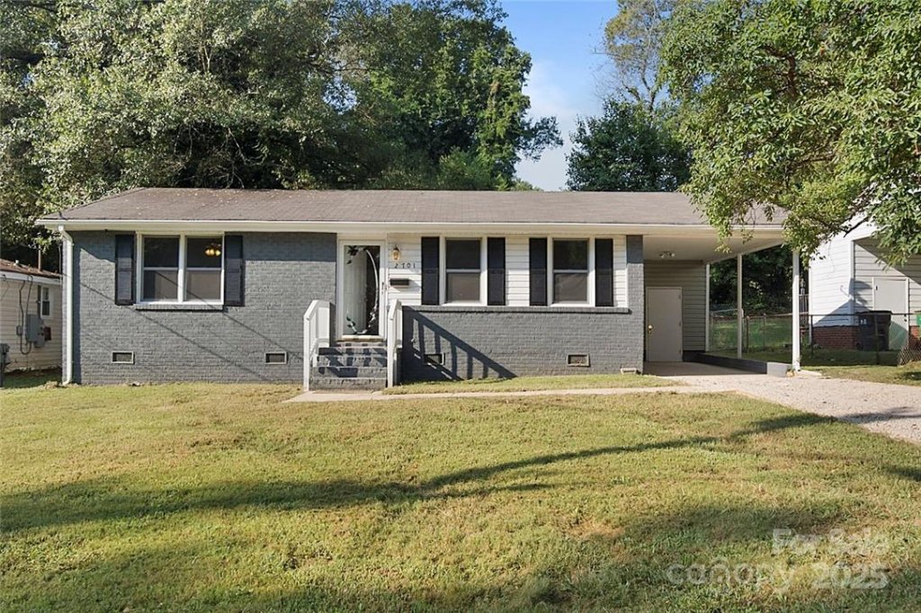 2701 Ravencroft Drive