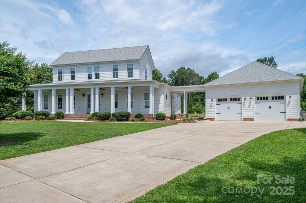 1621 Lakefield Circle