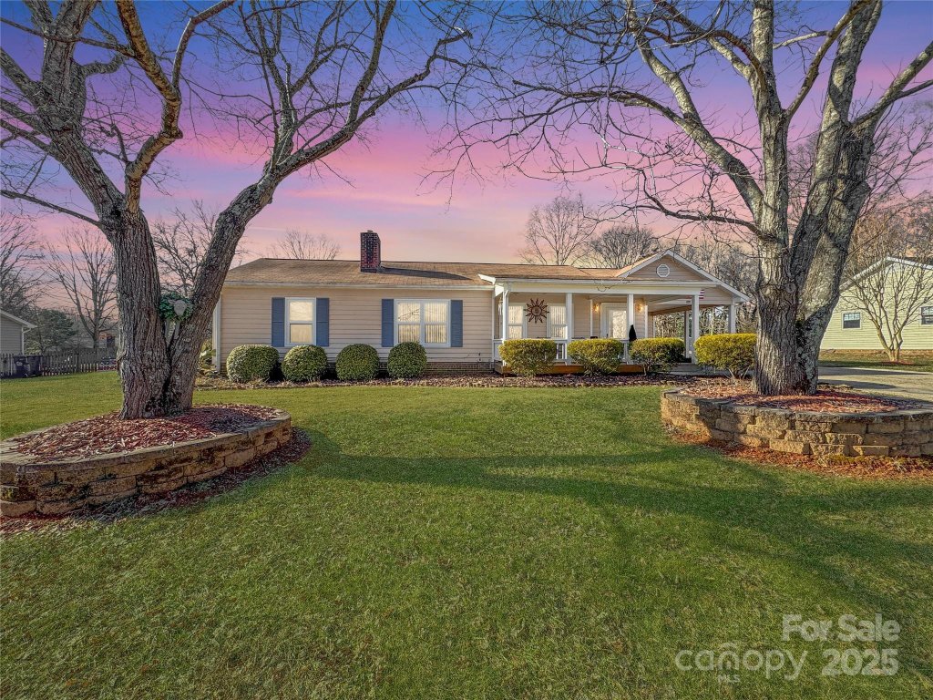 2316 Woodfield Circle