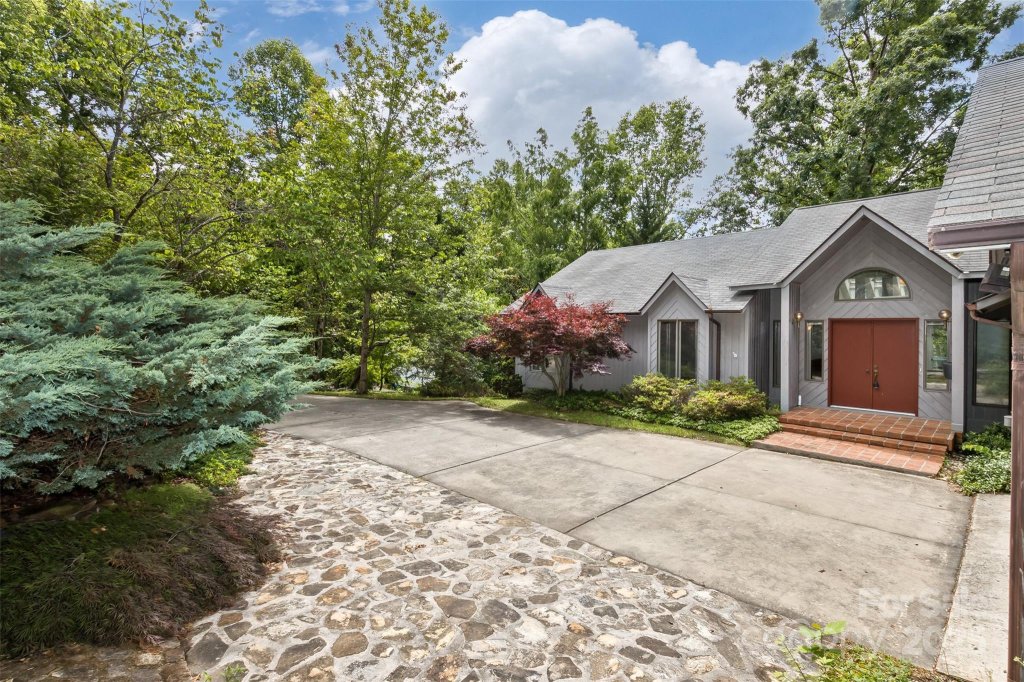 100 Black Oak Drive