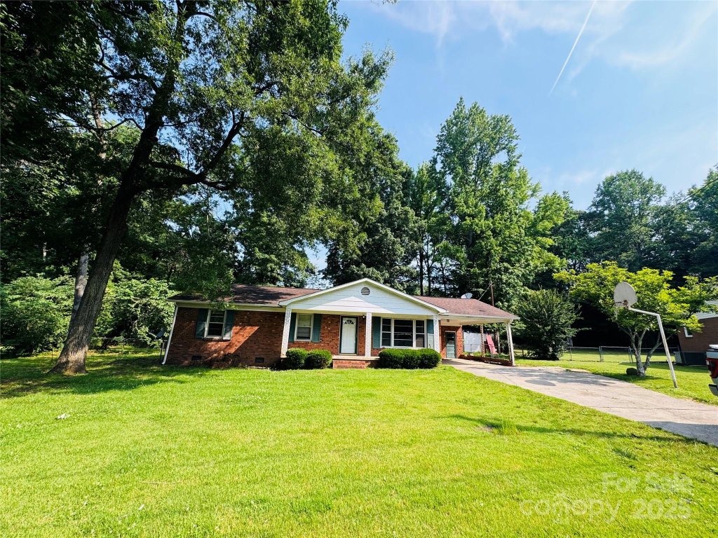 316 Meadowood Circle