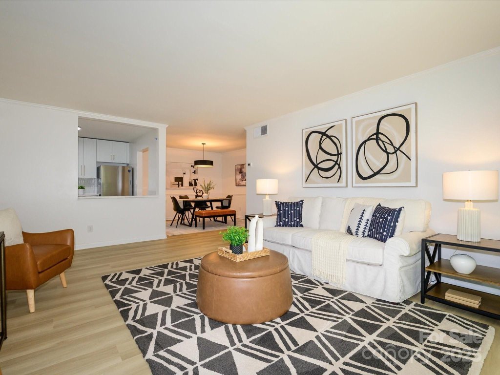 4754 Hedgemore Drive E