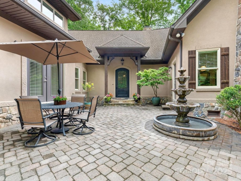 3394 Rainbow Drive